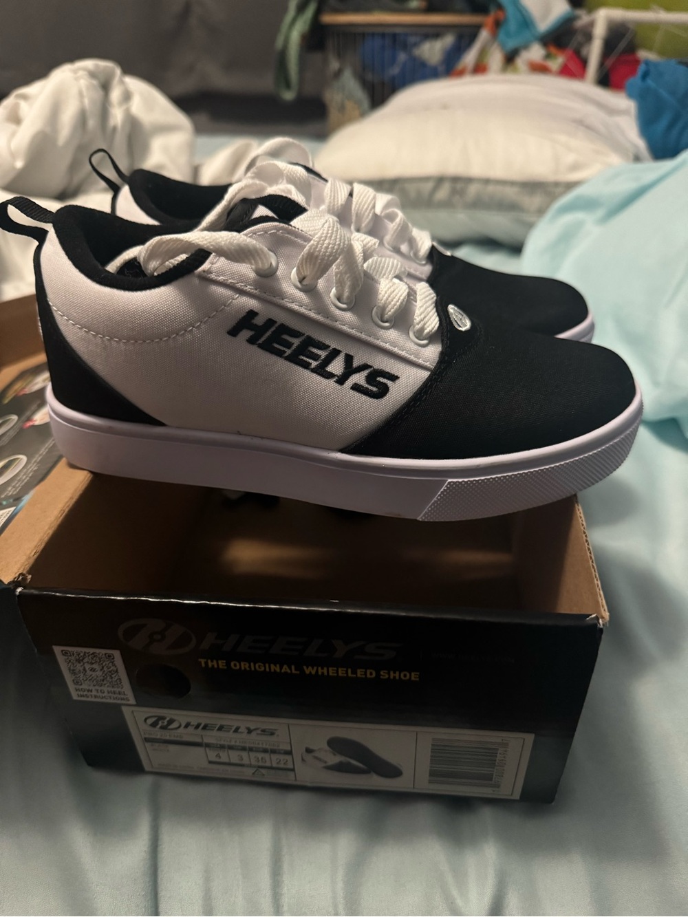 Heelys Kids Black & White Low-Top Skate Sneakers